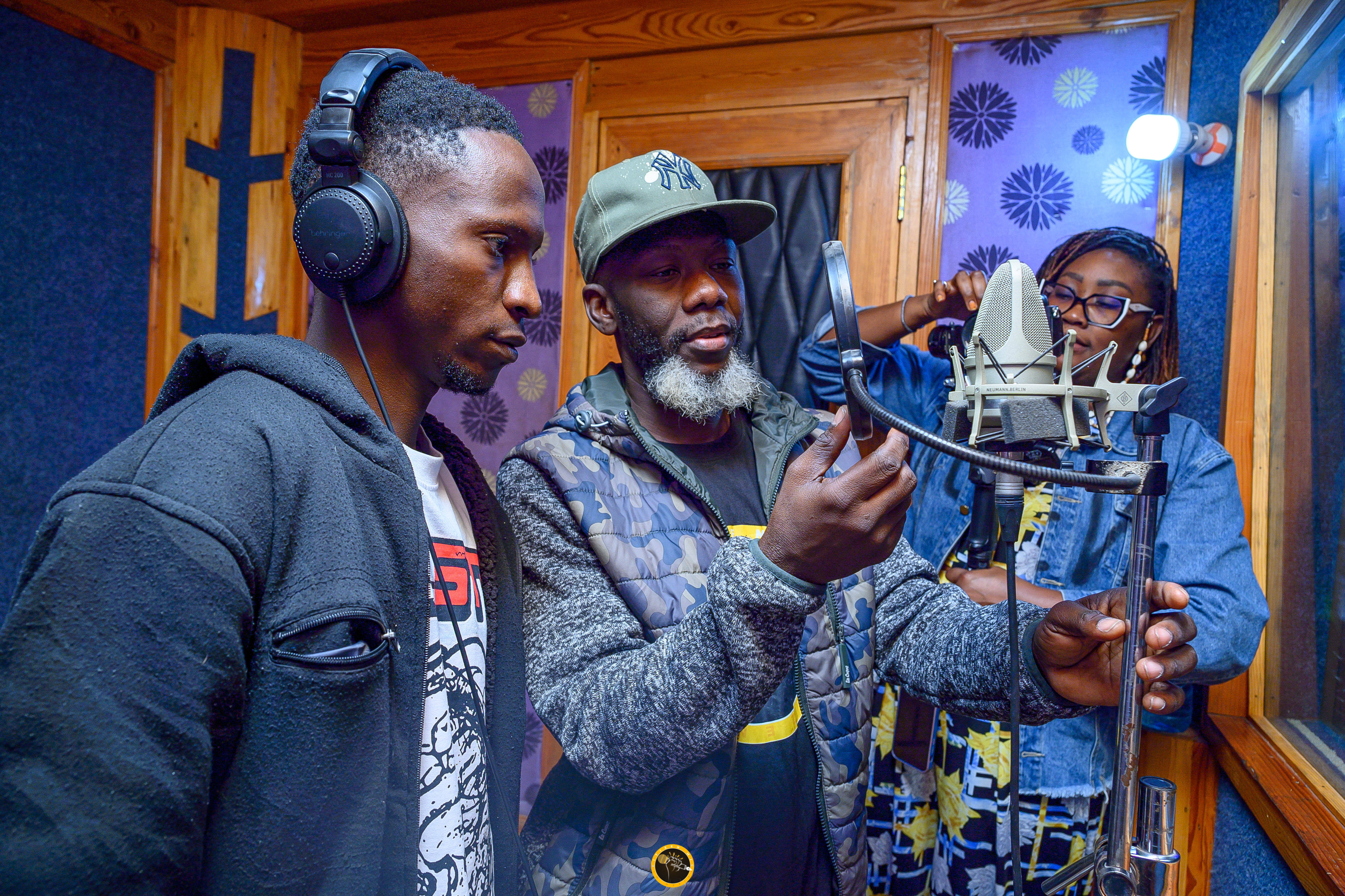 Artiste Aaro - Citizen Mic