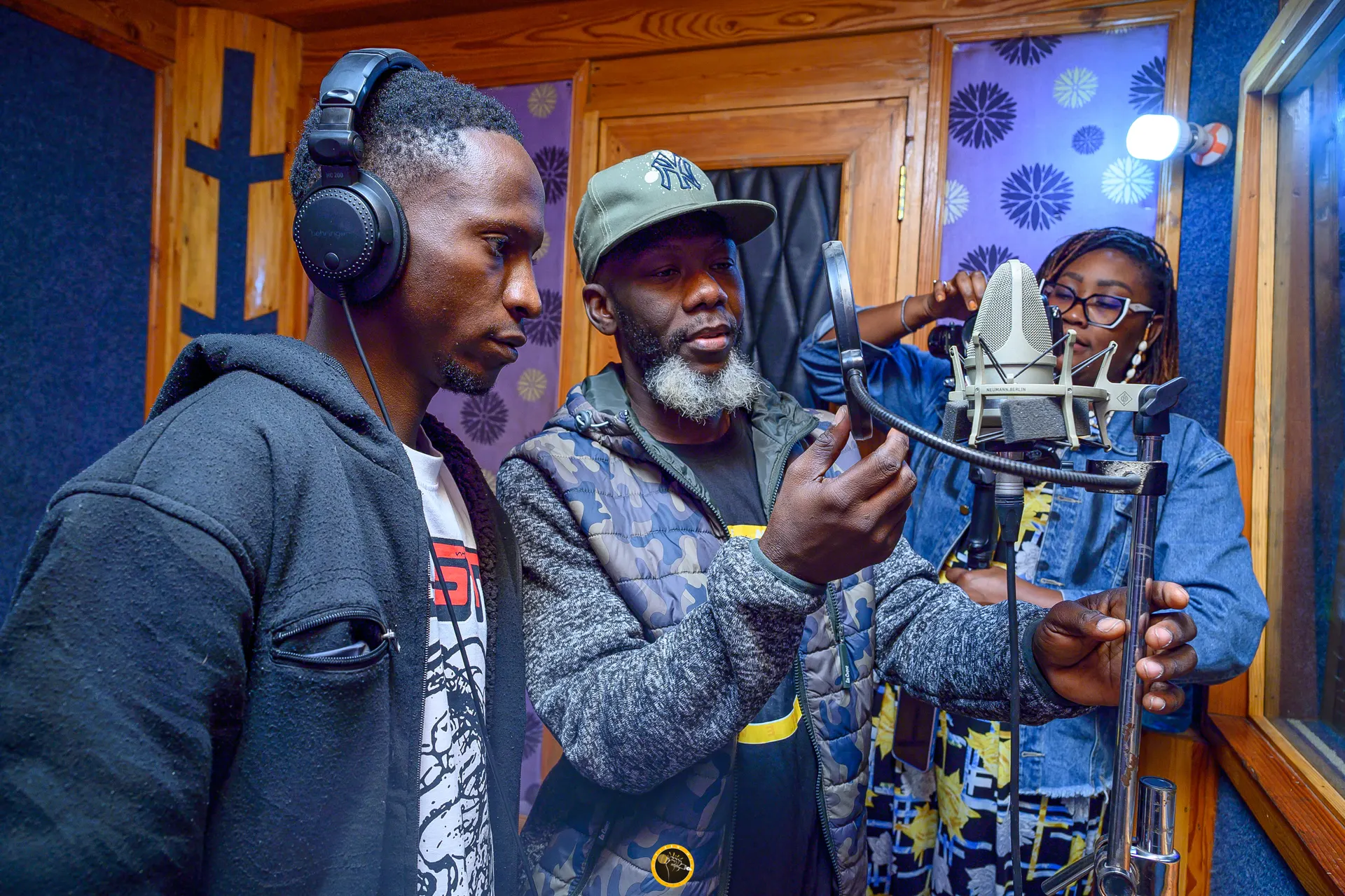 Artiste Aaro - Citizen Mic